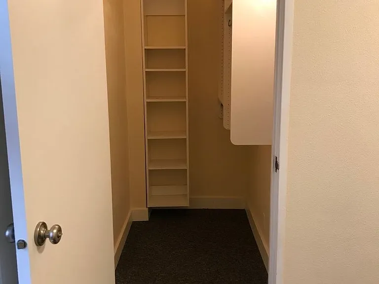 Washington Plaza Apartments — Photo 42