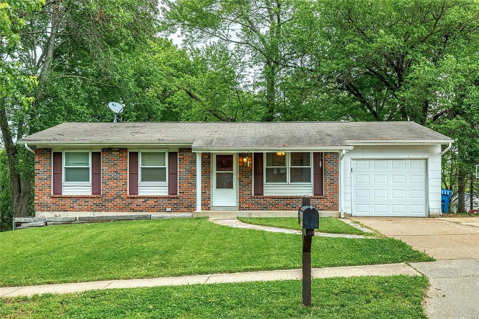 2408 Wescreek Dr photo 1