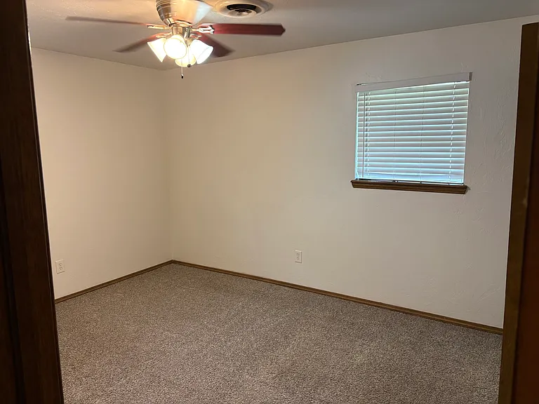 1904 Lanesboro Dr — Photo 22