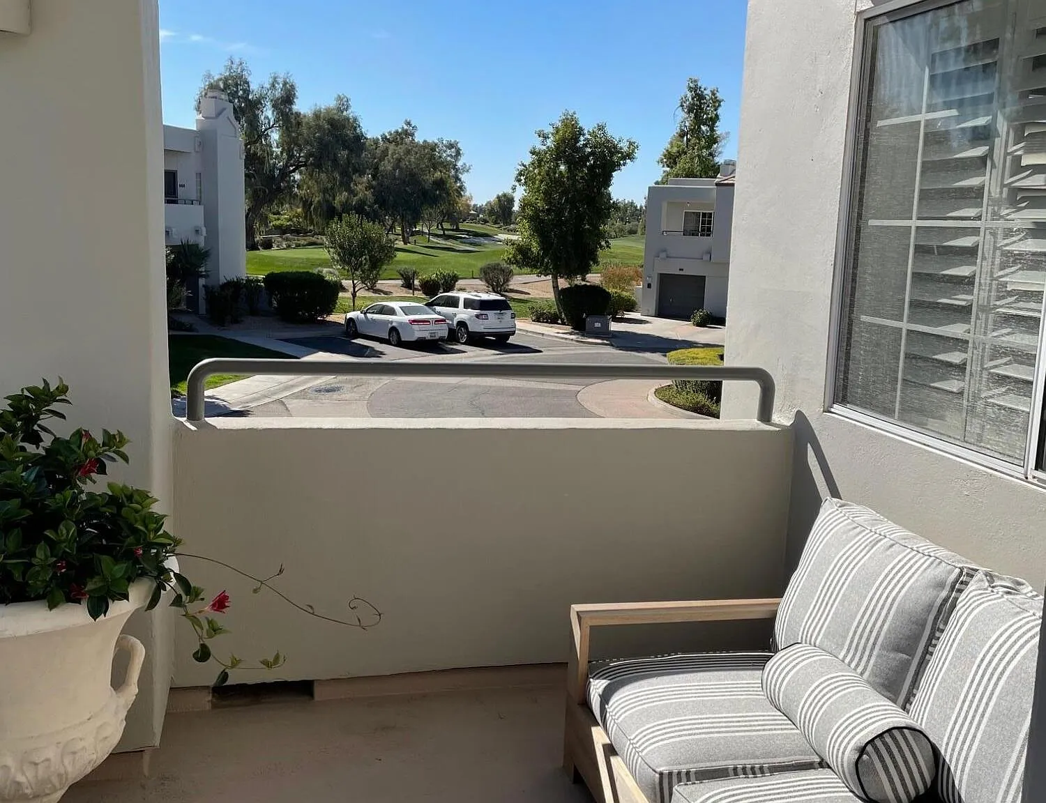 2 bed, 1.5 bath, 785 sqft, $3,000 — Photo 2
