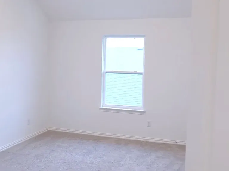 502 Virginia Way — Photo 6