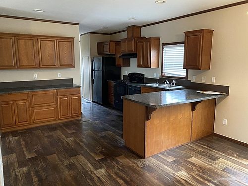 4th image of 5003 Woodlake Point