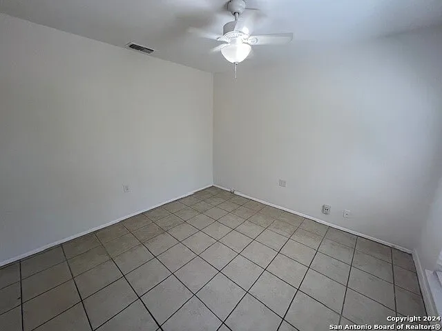 7705 Marigold Trace St — Photo 3