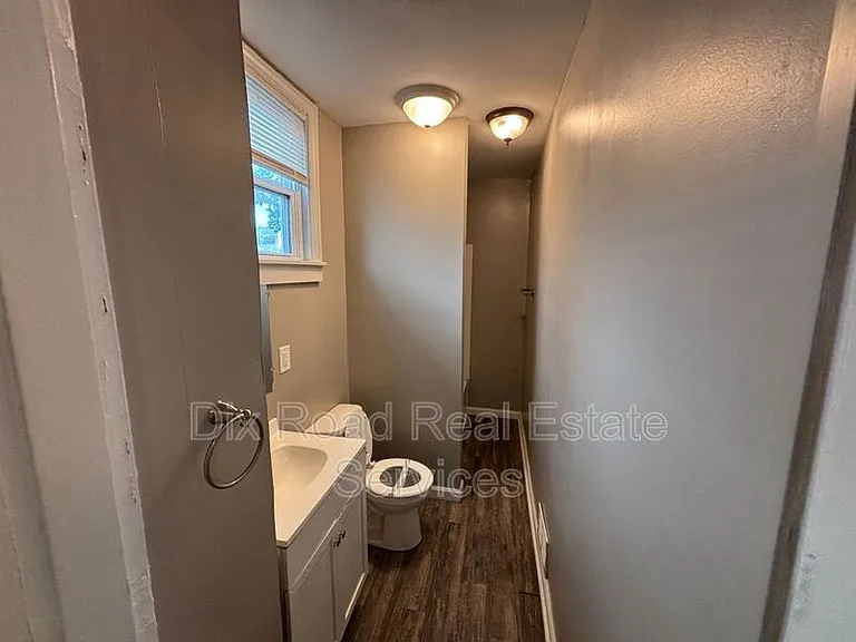 1852 Hewitt Ave #1 — Photo 14