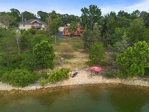 3rd image of 388 Santana Circle