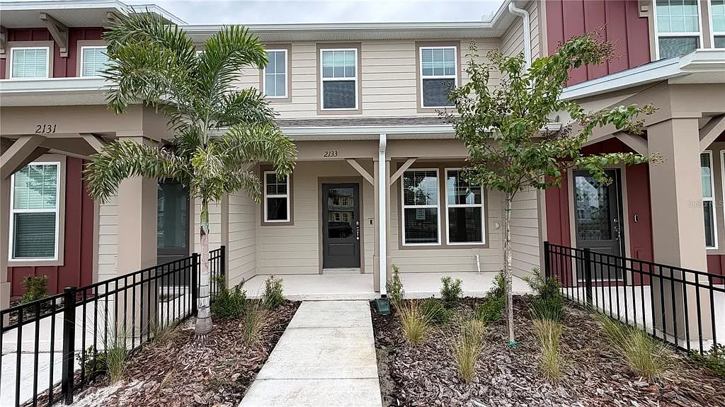 3 bed, 2.5 bath, 1553 sqft, $2,300 — Photo 1