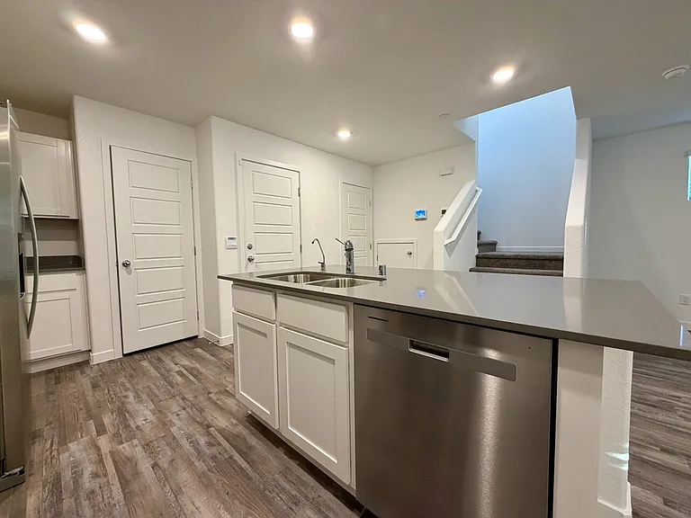 917 Violet Heron St — Photo 10