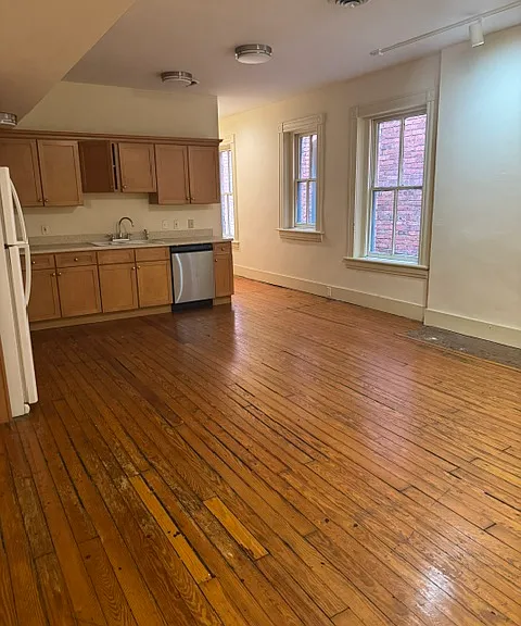 200 W Broad St #202 — Photo 7