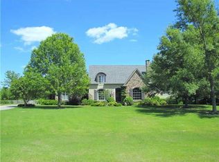 586 Stable Creek Cv, Eads, TN 38028