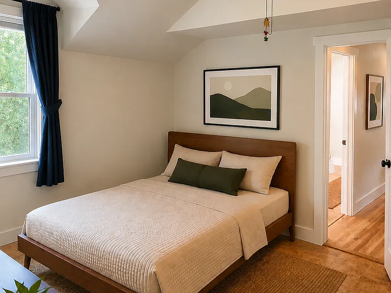 middle bedroom
