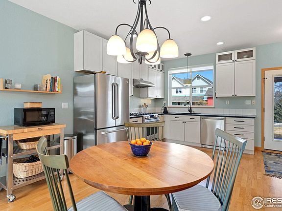 4th image of 520 N Sherwood St #2