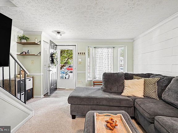 3rd image of 107 Laurel Valley Ct