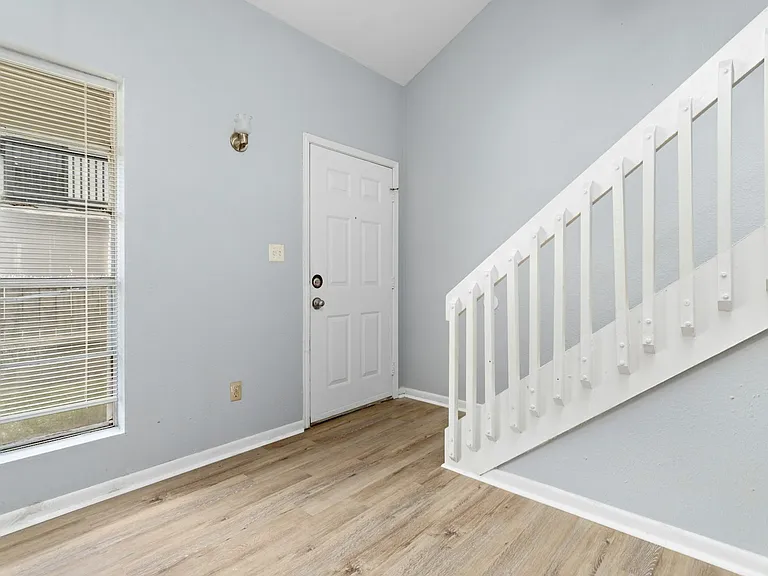 1176 Oregon Ave #2 — Photo 6