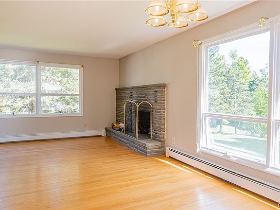3rd image of 9360 Butler Rd