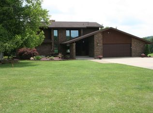 582 Evergreen Road, Leechburg, PA 15656