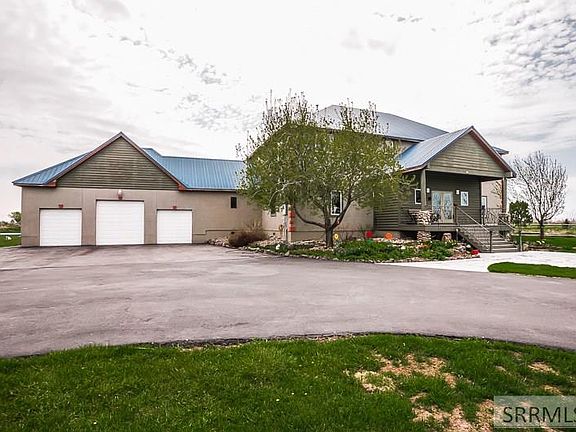 3rd image of 850 Hidden Estates Ln