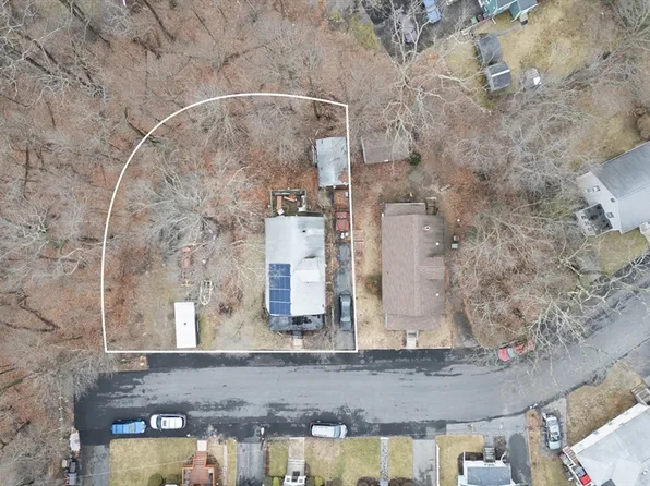 111 Schiller Rd, Dedham, MA 02026