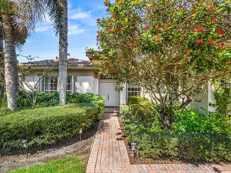 4621 Windward Cove Ln — Photo 27