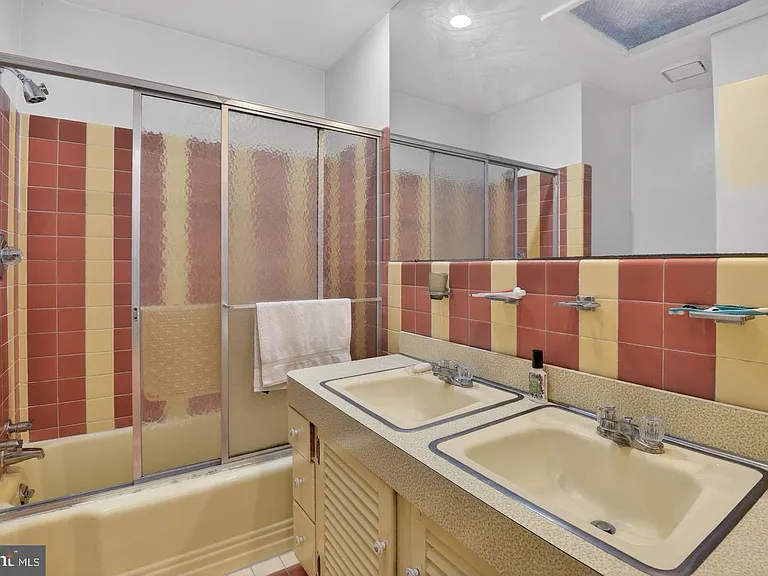 5800 Plainview Rd — Photo 22