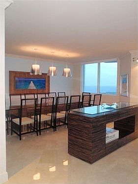 4th image of 20201 E Country Club Dr APT 2703