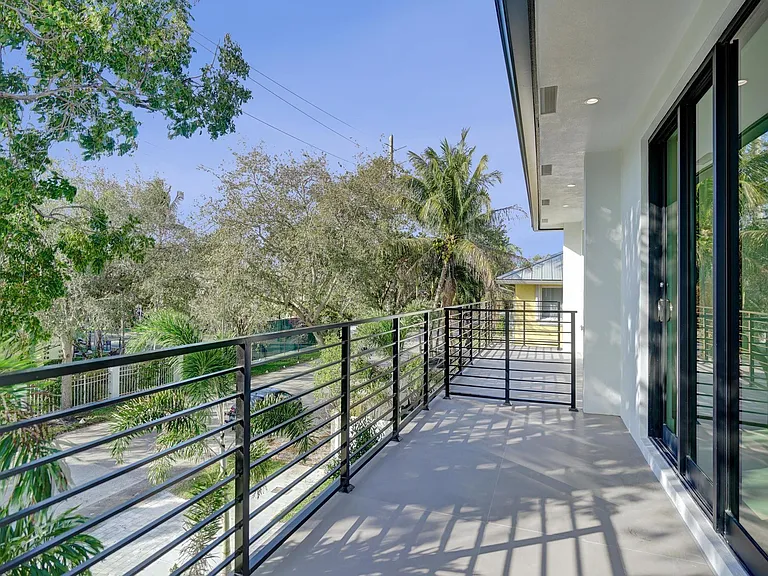 604 SW 7th Ave — Photo 41