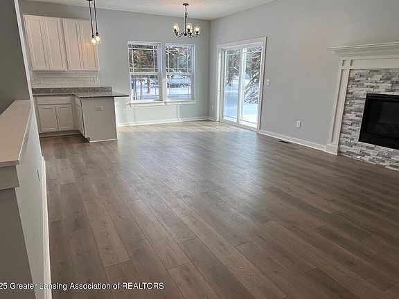 3rd image of 122 Innsbrook Dr