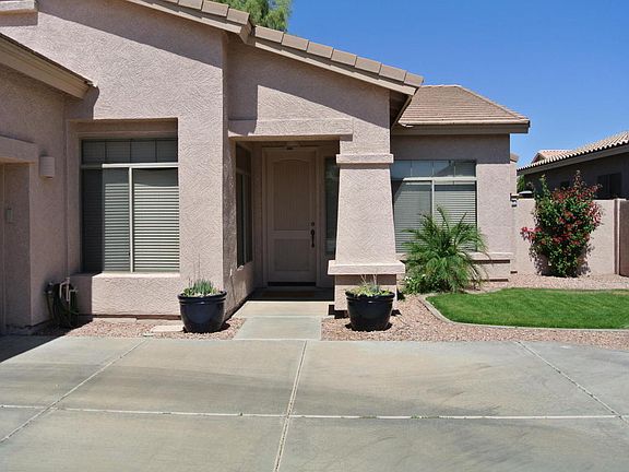 2nd image of 744 W Indigo Dr