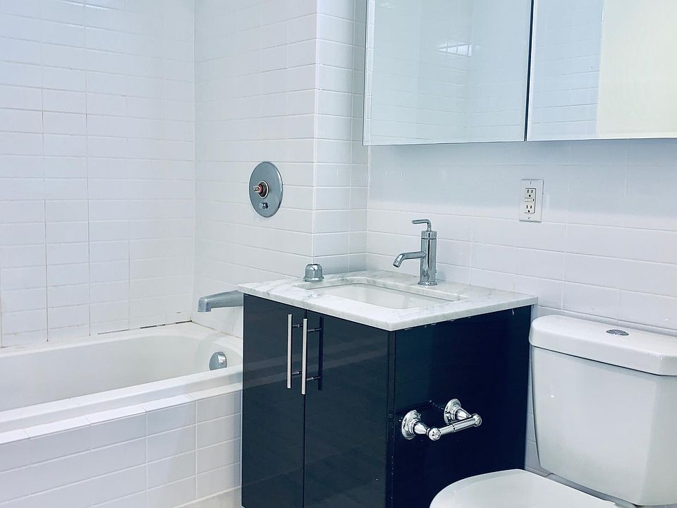 2nd image of 2750 E 12th St APT 3K