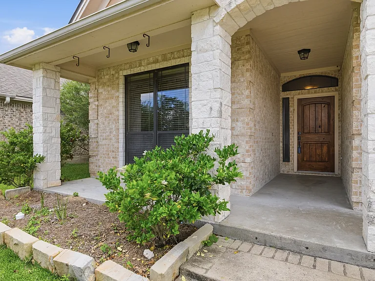 144 Roucourt Loop — Photo 3
