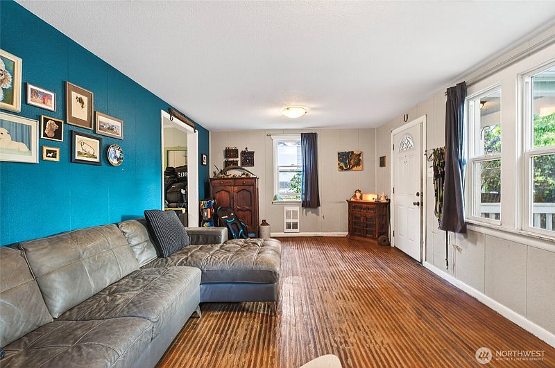 4th image of 312 26th Avenue S