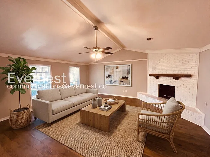 3 bed, 2.0 bath, 1563 sqft, $1,845 — Photo 2