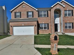 221 Brighton Park Dr, Saint Charles, MO 63303