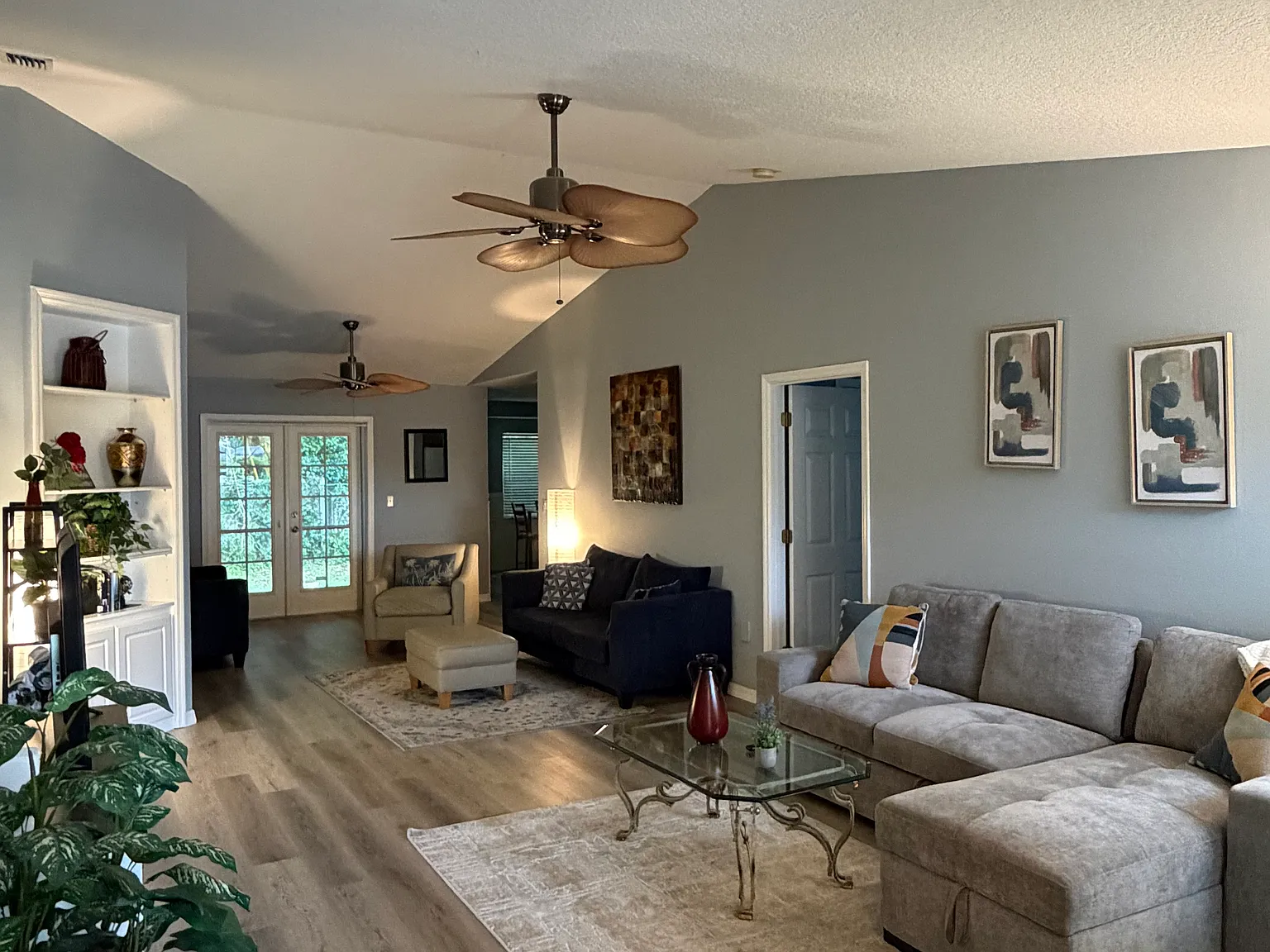 3 bed, 1716 sqft, $2,450 — Photo 2
