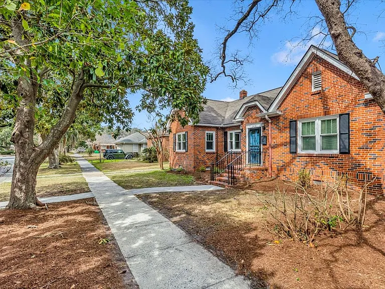 308 E 55th St — Photo 48