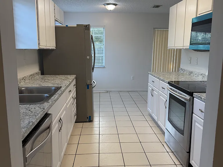 127 SW 159th Way — Photo 21
