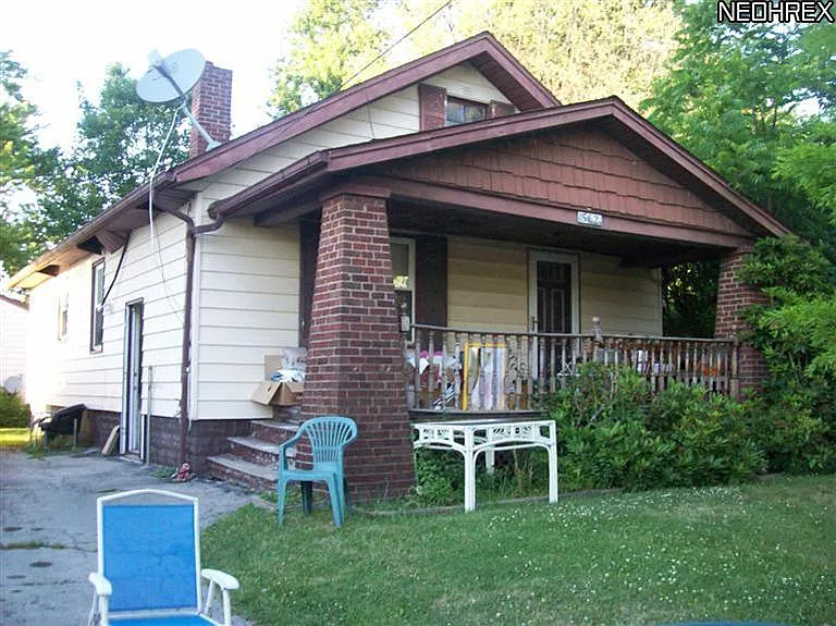 562 E Philadelphia Ave photo 1