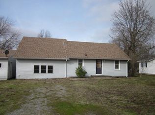 10773 Pasadena Rd, Carbondale, IL 62901