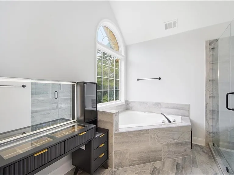 2000 Millstone Dr SW — Photo 4