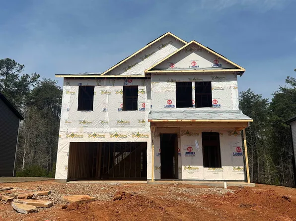 339 E Pyrenees Dr, Wellford, SC 29385