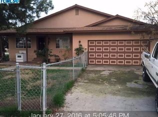 219 W Front St, Farmersville, CA 93223