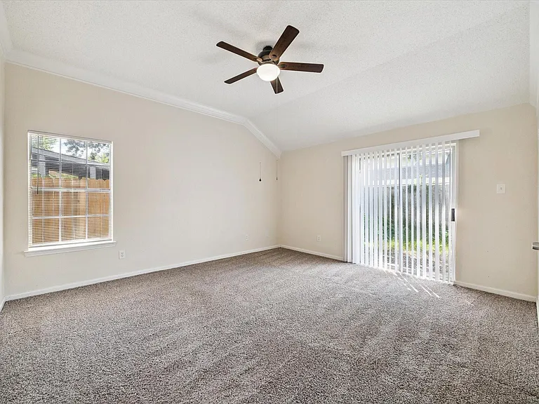 5715 S Magazine Cir — Photo 14