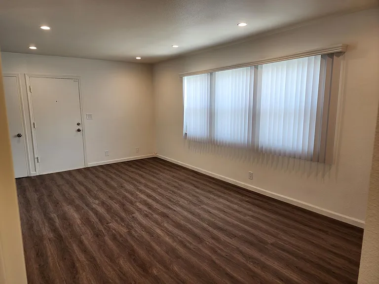 3367 Mentone Ave — Photo 3