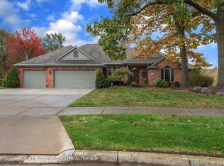 16619 Thorngate Rd, East Lansing, MI 48823