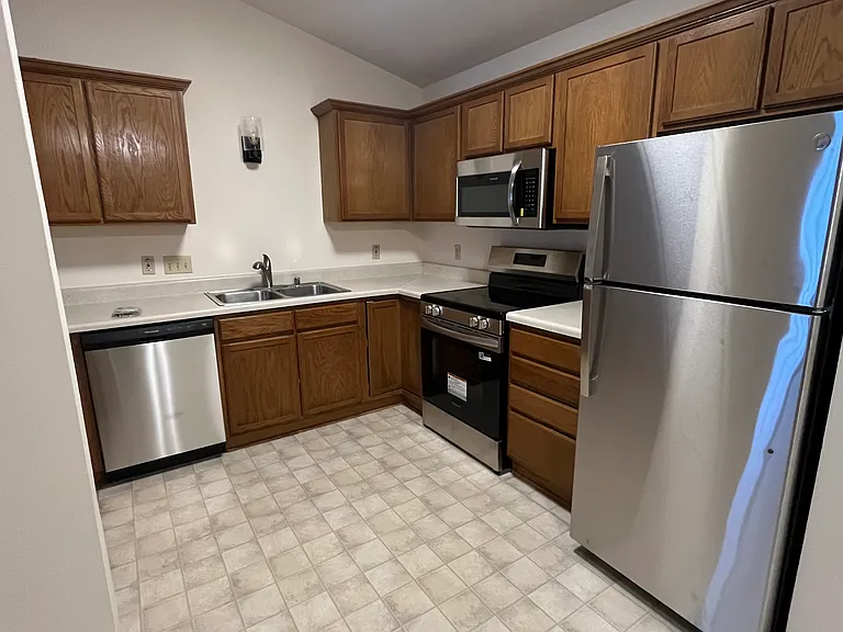 155 W Oak Leaf Dr #3 — Photo 1