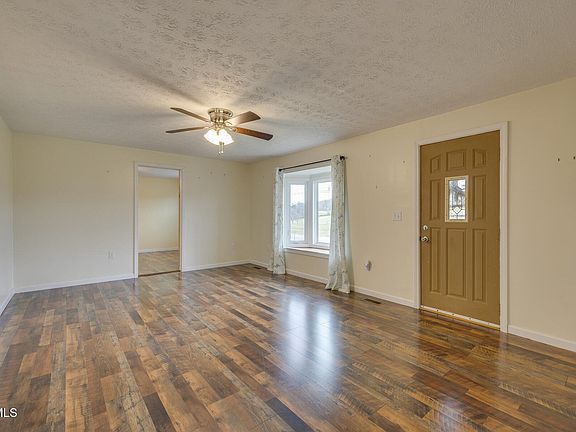 5th image of 2498 Main St