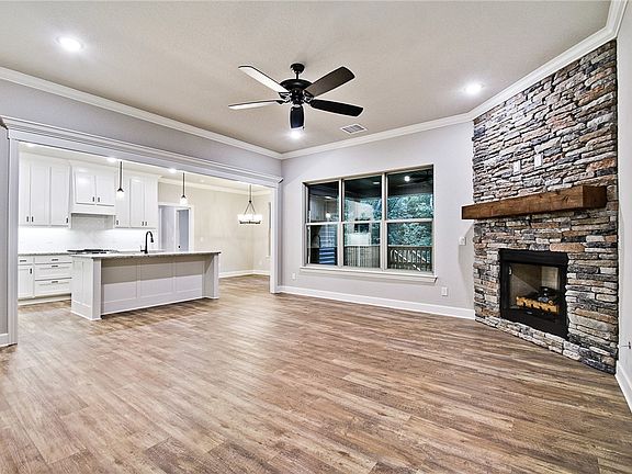 2nd image of 16 Colmonell Ln