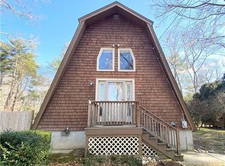 10 Partridge Dr, Exeter, RI 02822