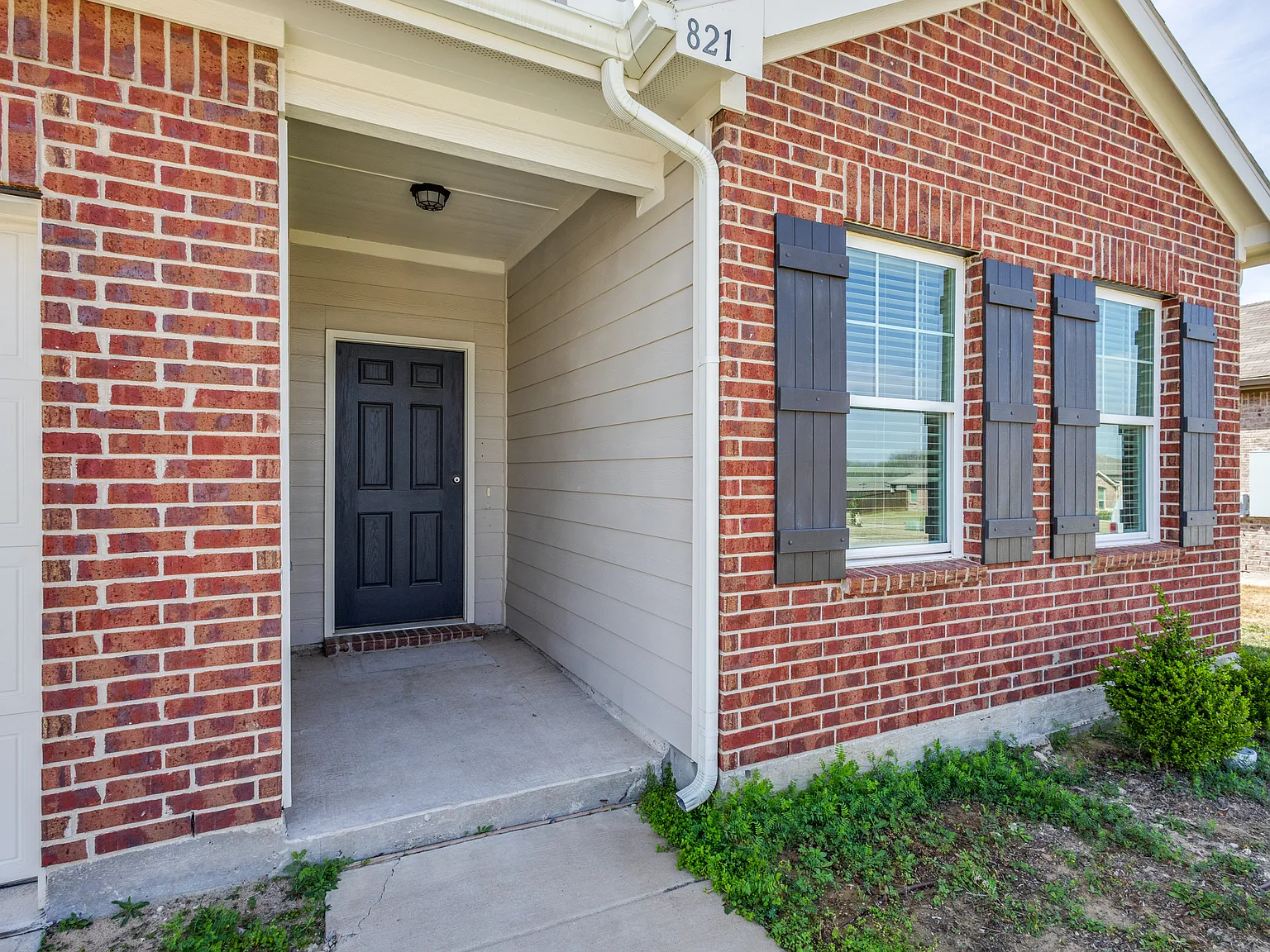 3 bed, 1699 sqft, $1,900 — Photo 3