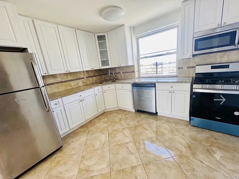 88-02 Rockaway Beach Blvd #7A — Photo 1