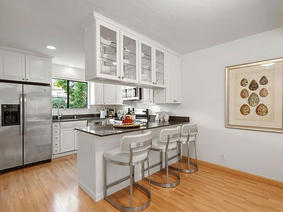 5th image of 251 Bryant St